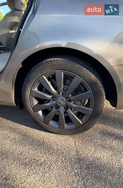 Седан Audi A4 2010 в 