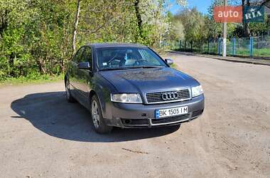 Седан Audi A4 2001 в 
