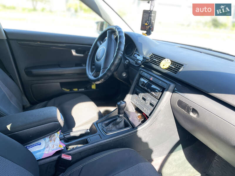 Седан Audi A4 2002 в Дубно