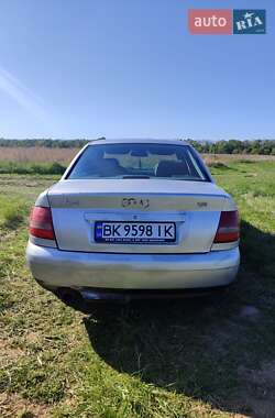 Седан Audi A4 1999 в 