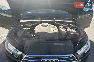 Седан Audi A4 2017 в Ивано-Франковске