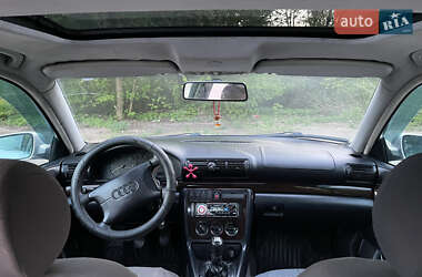Седан Audi A4 1995 в 