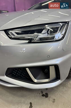 Седан Audi A4 2018 в 