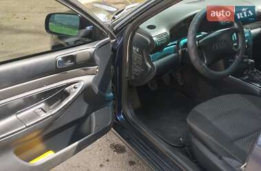 Седан Audi A4 1995 в 