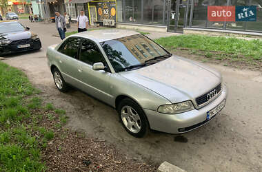 Седан Audi A4 2000 в 