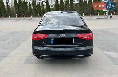 Седан Audi A4 2015 в 