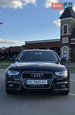 Седан Audi A4 2012 в 