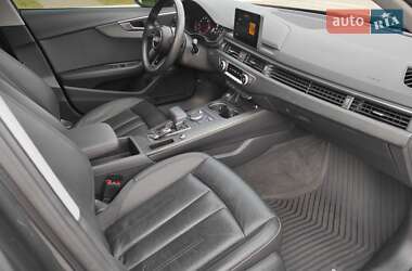 Седан Audi A4 2019 в 