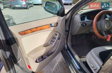 Седан Audi A4 2010 в 