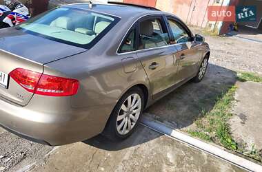 Седан Audi A4 2010 в 