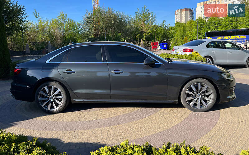 Седан Audi A4 2019 в Львові