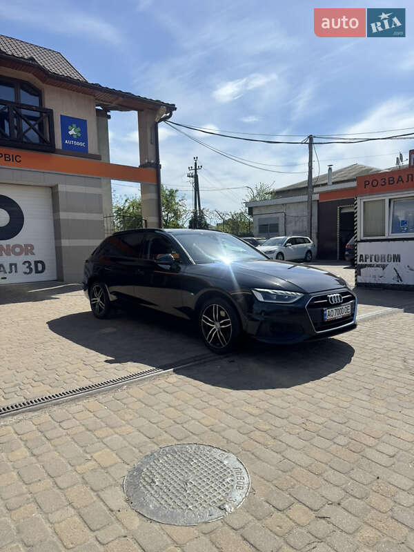 Универсал Audi A4 2020 в Сваляве