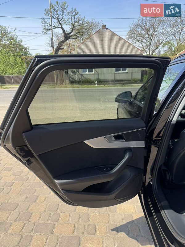 Универсал Audi A4 2020 в Сваляве