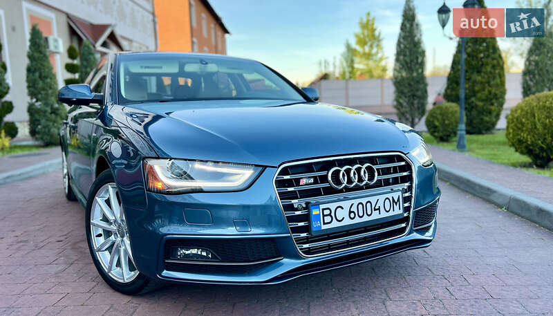Седан Audi A4 2015 в Стрые