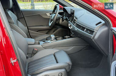 Седан Audi A4 2023 в 