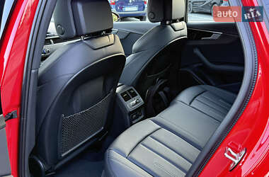 Седан Audi A4 2023 в 
