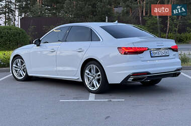 Седан Audi A4 2020 в 