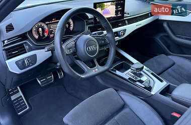 Седан Audi A4 2020 в 