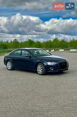 Седан Audi A4 2014 в Виннице