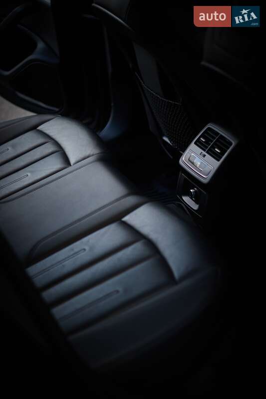 Седан Audi A4 2016 в Харькове