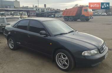 Седан Audi A4 1998 в 