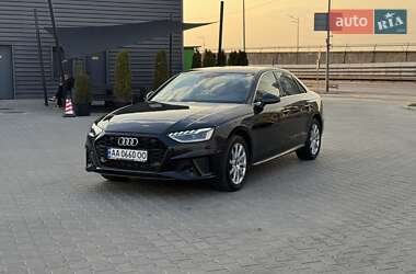 Седан Audi A4 2022 в Киеве