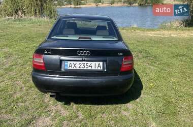 Седан Audi A4 1998 в 