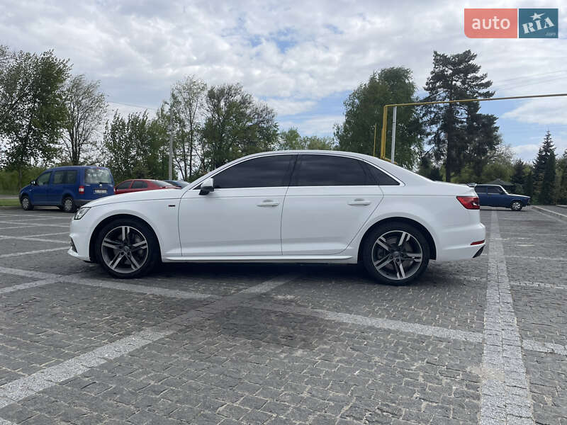 Седан Audi A4 2017 в Киеве