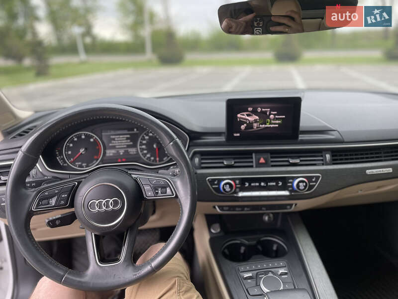 Седан Audi A4 2017 в Киеве
