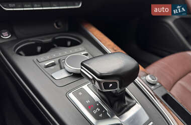 Седан Audi A4 2016 в 