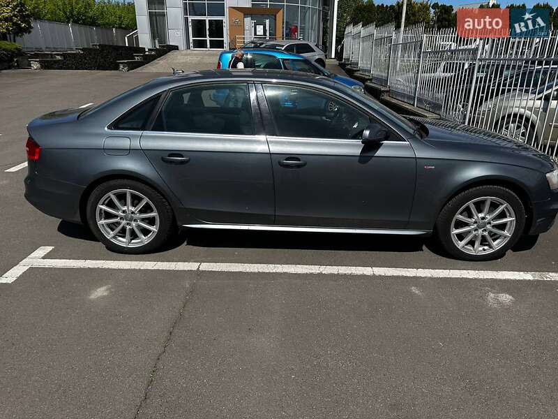 Седан Audi A4 2013 в Ровно