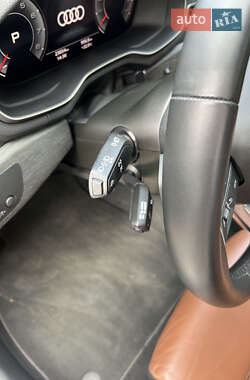 Седан Audi A4 2022 в 