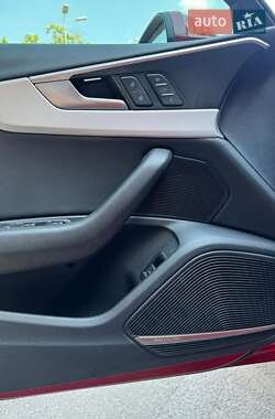 Седан Audi A4 2016 в 