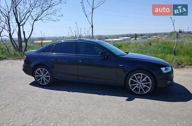 Седан Audi A4 2015 в 