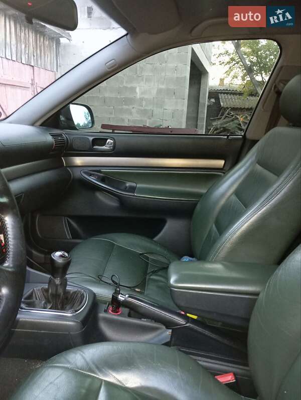 Седан Audi A4 2000 в Луцке