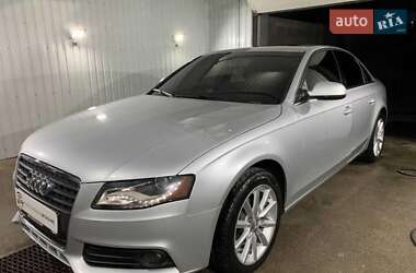 Седан Audi A4 2011 в Кривом Роге
