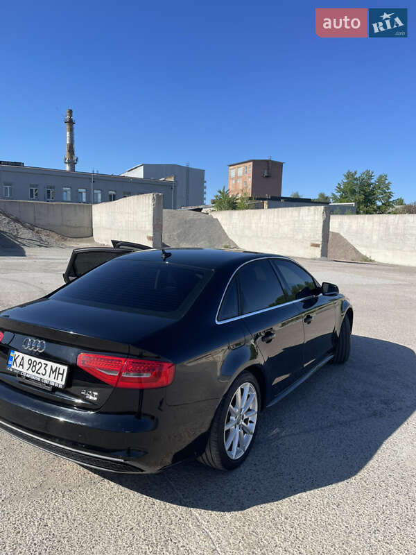 Седан Audi A4 2014 в Киеве