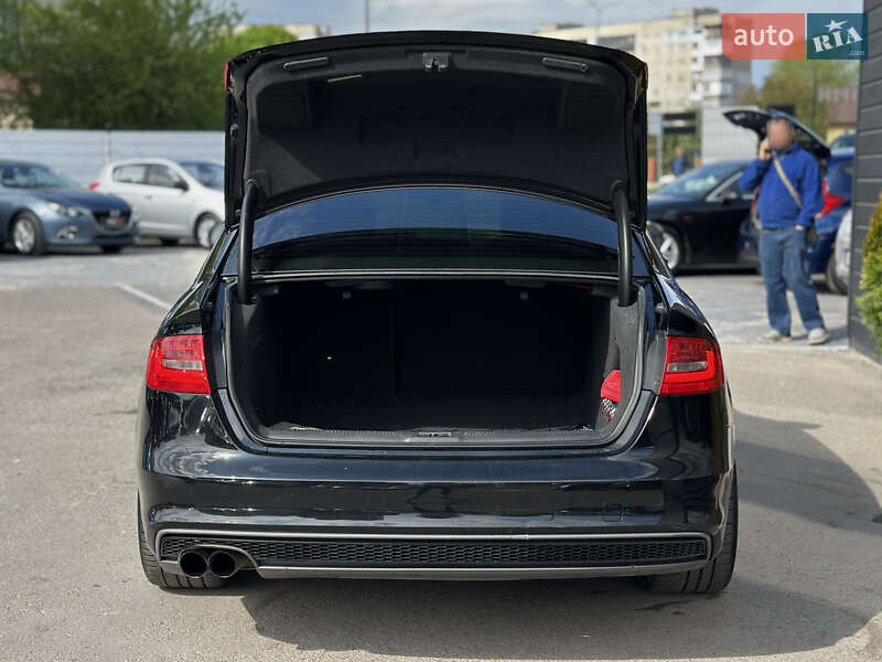 Седан Audi A4 2014 в Шептицькому