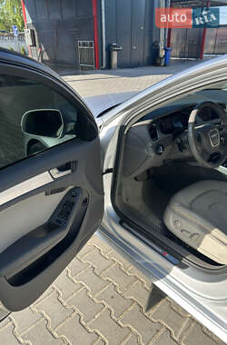 Седан Audi A4 2012 в 