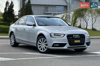 Седан Audi A4 2012 в 