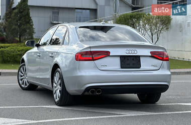 Седан Audi A4 2012 в 