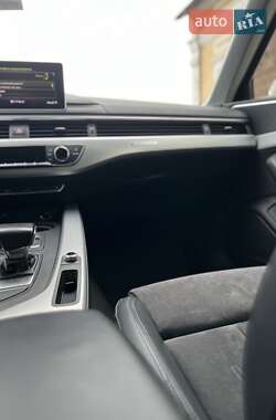 Універсал Audi A4 2018 в 