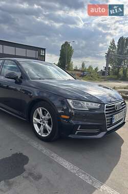 Седан Audi A4 2017 в 
