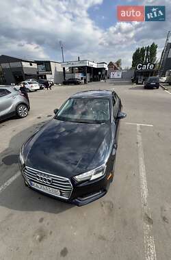 Седан Audi A4 2017 в 