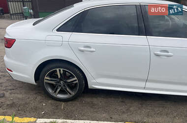 Седан Audi A4 2016 в 