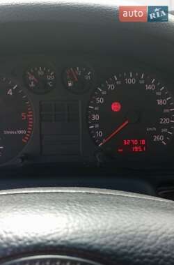 Седан Audi A4 1998 в 