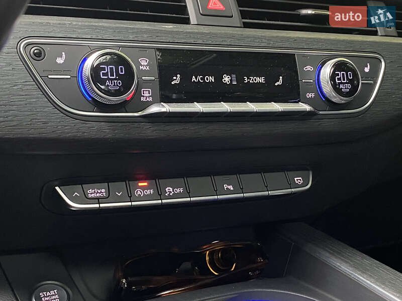 Седан Audi A4 2016 в Киеве