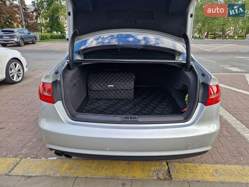Седан Audi A4 2013 в Киеве