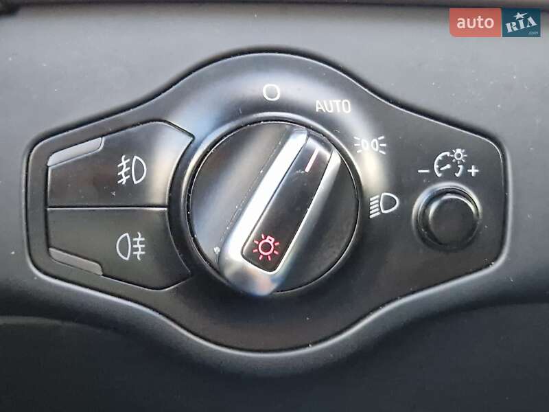 Седан Audi A4 2013 в Киеве