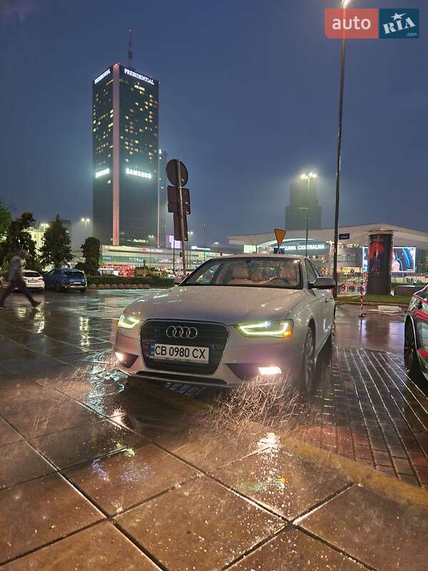 Седан Audi A4 2013 в Киеве